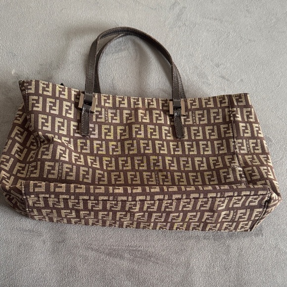 Fendi Zucca tote Brown and Cream Tote - Picture 2 of 9